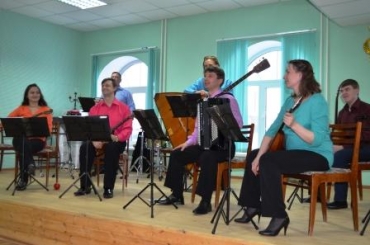 Состоялось выступление ансамбля русских народных инструментов «Югорский сувенир»