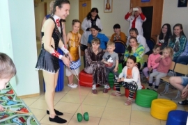 Новогодний сюрприз циркового коллектива «Югра–лэнд» в детском отделении Югорской городской больницы
